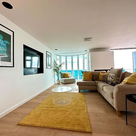 Stunning Panoramic Sea View Beach Location - Sleeps Up To 4 People - Free Parking - The Best Beach! - Great Location - Fast Wifi - Smart Tv - Newly Decorated - Sleeps Up To 4! Close To Bournemouth & Poole Town Centre & Sandbanks Exteriér fotografie