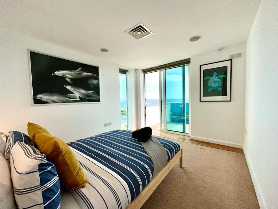Stunning Panoramic Sea View Beach Location - Sleeps Up To 4 People - Free Parking - The Best Beach! - Great Location - Fast Wifi - Smart Tv - Newly Decorated - Sleeps Up To 4! Close To Bournemouth & Poole Town Centre & Sandbanks Exteriér fotografie