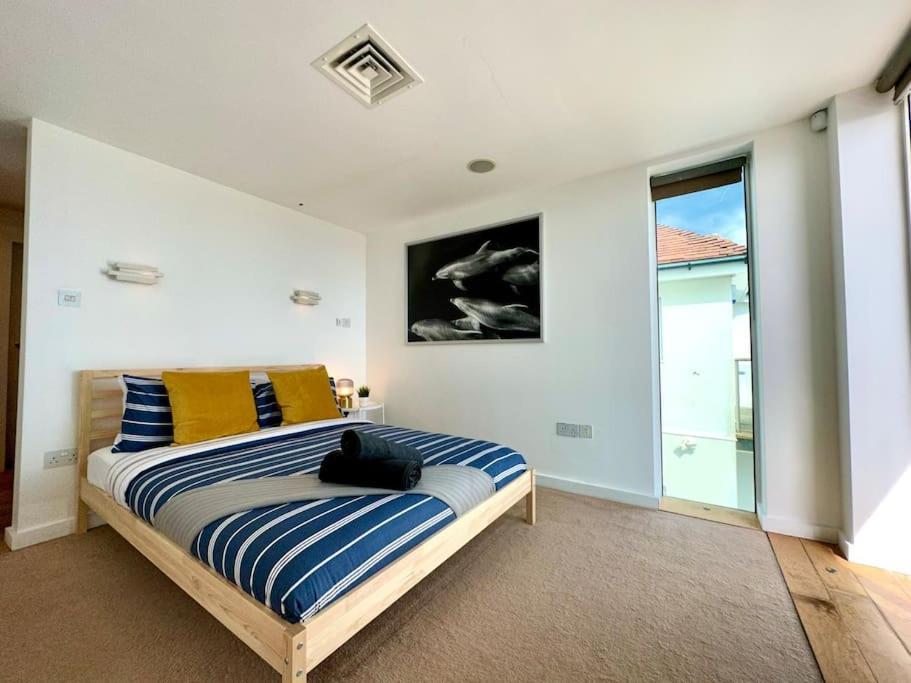 Stunning Panoramic Sea View Beach Location - Sleeps Up To 4 People - Free Parking - The Best Beach! - Great Location - Fast Wifi - Smart Tv - Newly Decorated - Sleeps Up To 4! Close To Bournemouth & Poole Town Centre & Sandbanks Exteriér fotografie